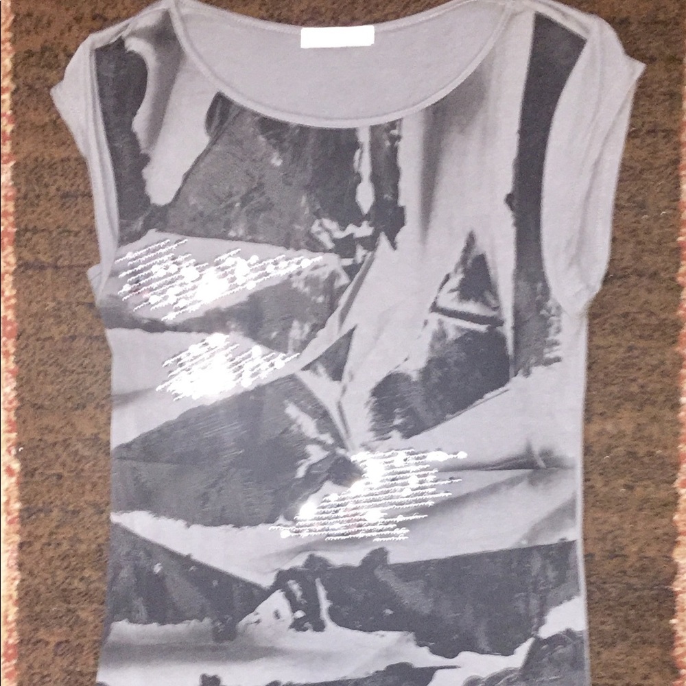 Woman’s Top Size Medium